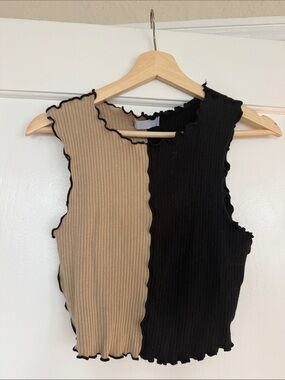 Sleeveless Two-Tone Ribbed Tank Top in Black and Tan